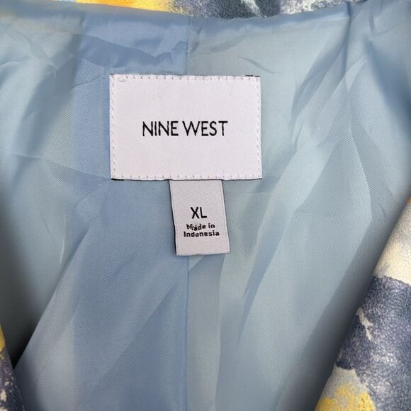 Cropped Floral Yellow and Blue Trench - Picture 7 of 13